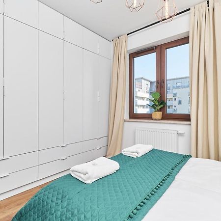 Nowa Teczowa Apartments Promenada Staromiejska By Noclegi Renters วรอตซวาฟ ภายนอก รูปภาพ