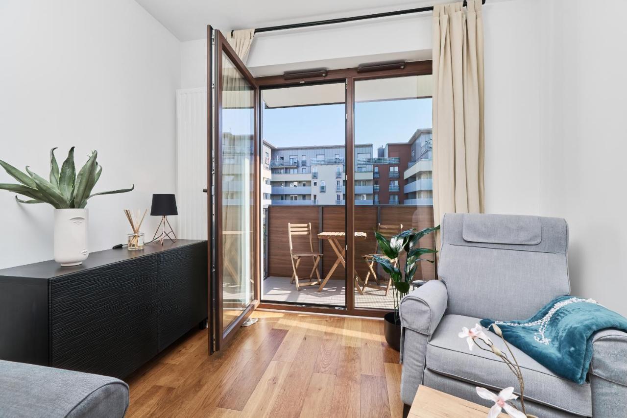 Nowa Teczowa Apartments Promenada Staromiejska By Noclegi Renters วรอตซวาฟ ภายนอก รูปภาพ