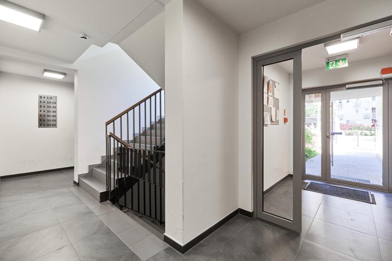 Nowa Teczowa Apartments Promenada Staromiejska By Noclegi Renters วรอตซวาฟ ภายนอก รูปภาพ