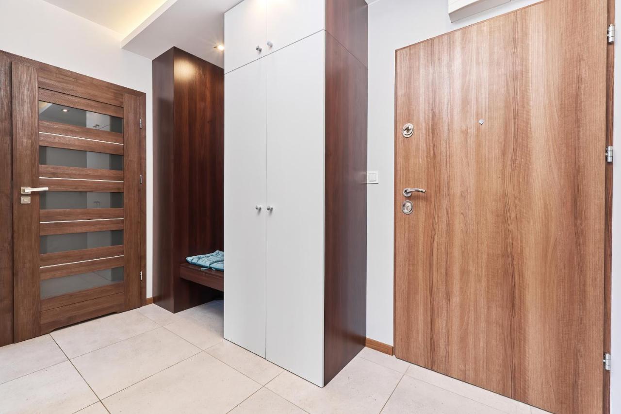 Nowa Teczowa Apartments Promenada Staromiejska By Noclegi Renters วรอตซวาฟ ภายนอก รูปภาพ