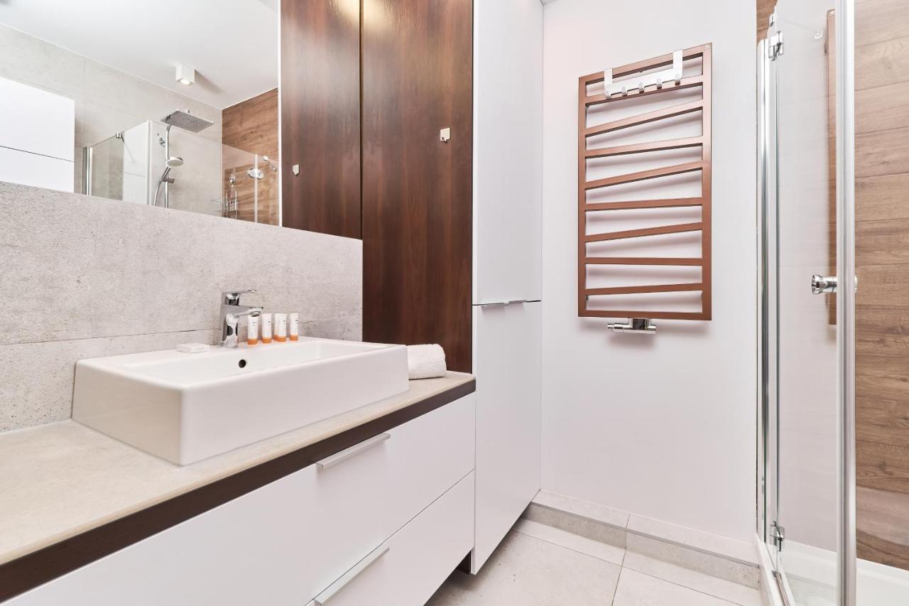 Nowa Teczowa Apartments Promenada Staromiejska By Noclegi Renters วรอตซวาฟ ภายนอก รูปภาพ