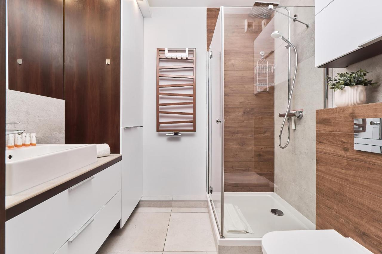 Nowa Teczowa Apartments Promenada Staromiejska By Noclegi Renters วรอตซวาฟ ภายนอก รูปภาพ